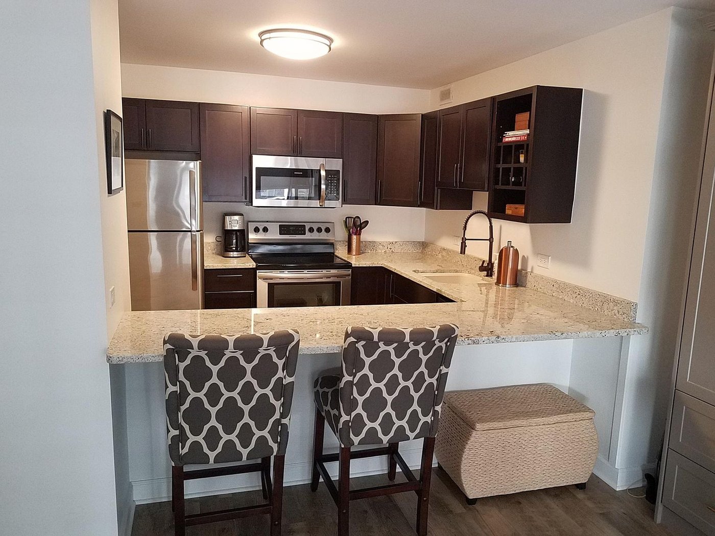 1540 N LaSalle St #1102, Chicago, IL 60610